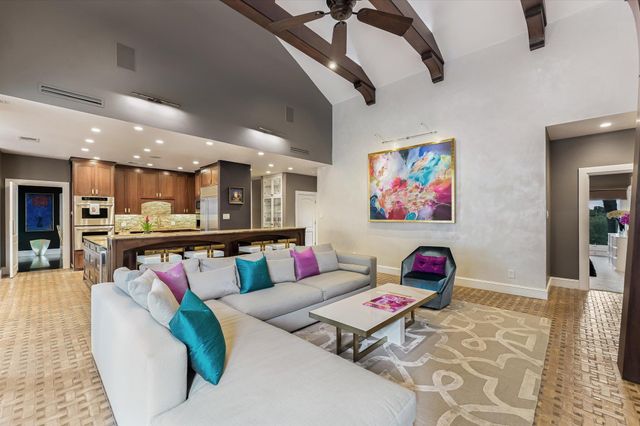 206 Las Lomas DR, West Lake Hills, TX 78746
