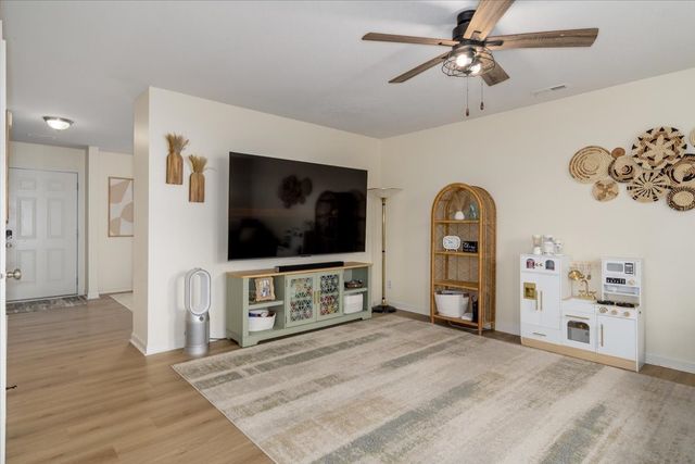 2210 Sunflower Street, Perry, IA 50220