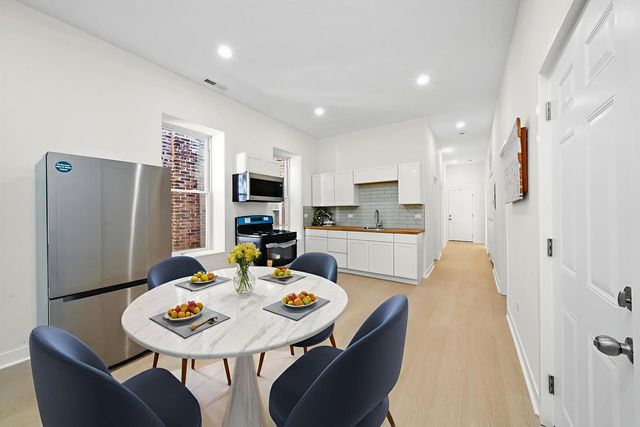 3037 W Lexington Street 1, Chicago, IL 60612