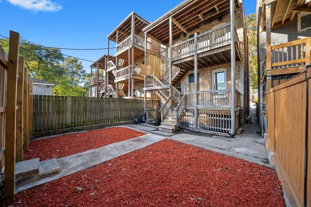 3037 W Lexington Street 1, Chicago, IL 60612