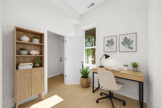 3037 W Lexington Street 1, Chicago, IL 60612