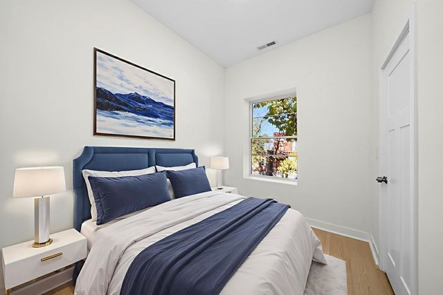 3037 W Lexington Street 1, Chicago, IL 60612