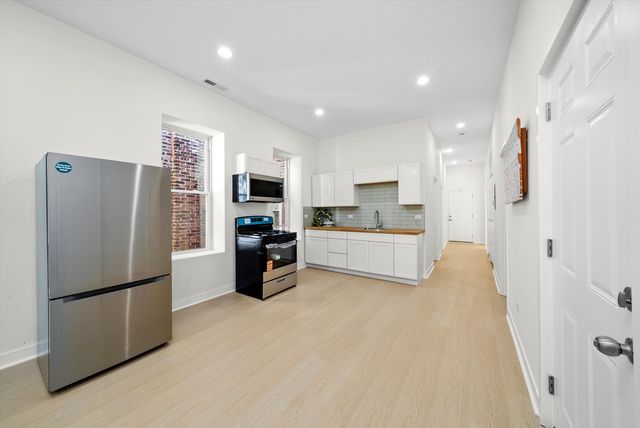 3037 W Lexington Street 1, Chicago, IL 60612