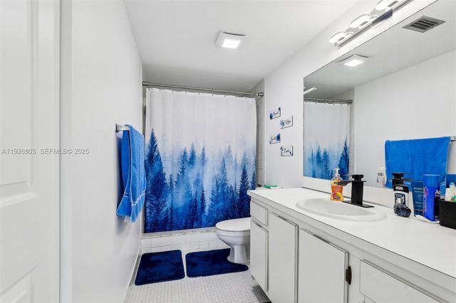 5570 NW 44th Street 510A, Lauderhill, FL 33319