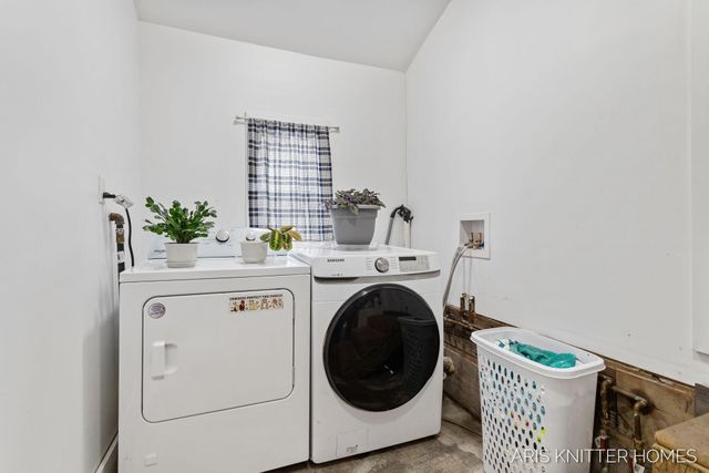 515 NW Ferndale Avenue NW, Walker, MI 49534