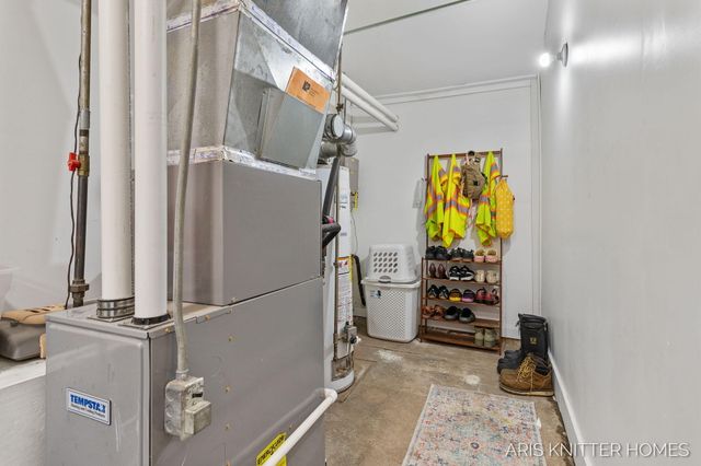 515 NW Ferndale Avenue NW, Walker, MI 49534