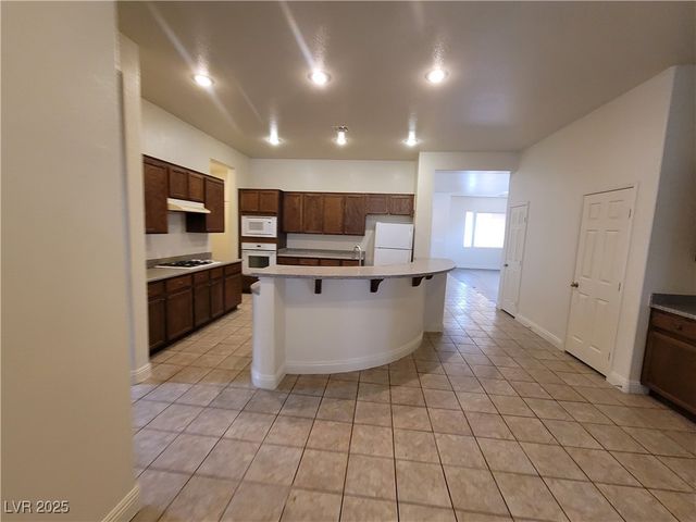 8240 Aurora Peak Avenue, Las Vegas, NV 89131