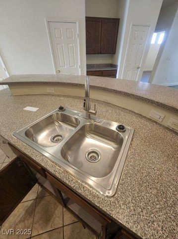 8240 Aurora Peak Avenue, Las Vegas, NV 89131