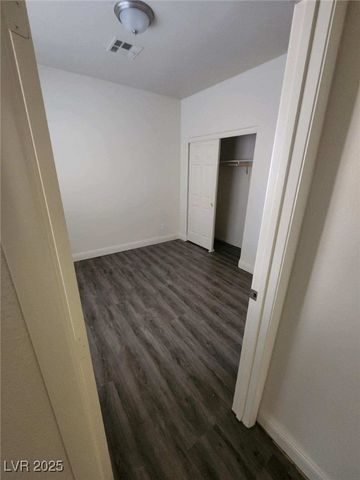 8240 Aurora Peak Avenue, Las Vegas, NV 89131