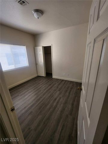 8240 Aurora Peak Avenue, Las Vegas, NV 89131