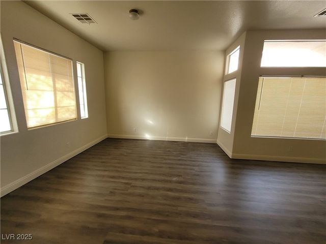 8240 Aurora Peak Avenue, Las Vegas, NV 89131