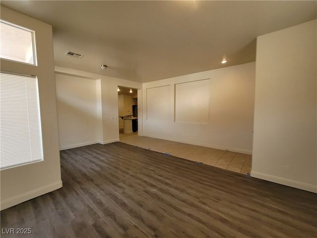 8240 Aurora Peak Avenue, Las Vegas, NV 89131