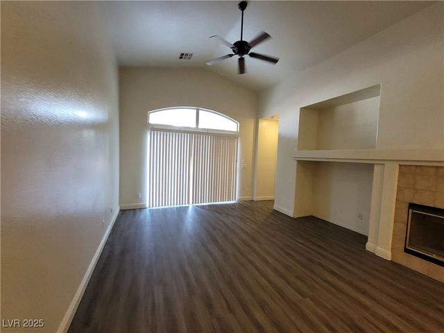 8240 Aurora Peak Avenue, Las Vegas, NV 89131
