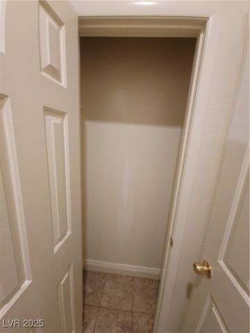 8240 Aurora Peak Avenue, Las Vegas, NV 89131