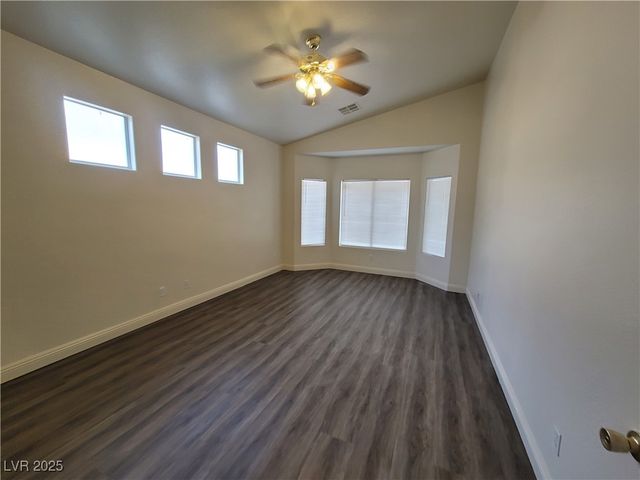 8240 Aurora Peak Avenue, Las Vegas, NV 89131