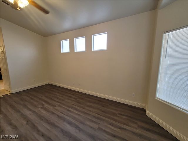 8240 Aurora Peak Avenue, Las Vegas, NV 89131