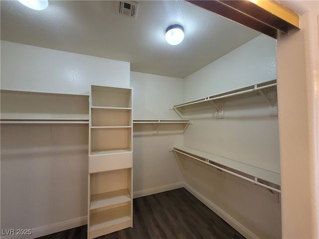 8240 Aurora Peak Avenue, Las Vegas, NV 89131