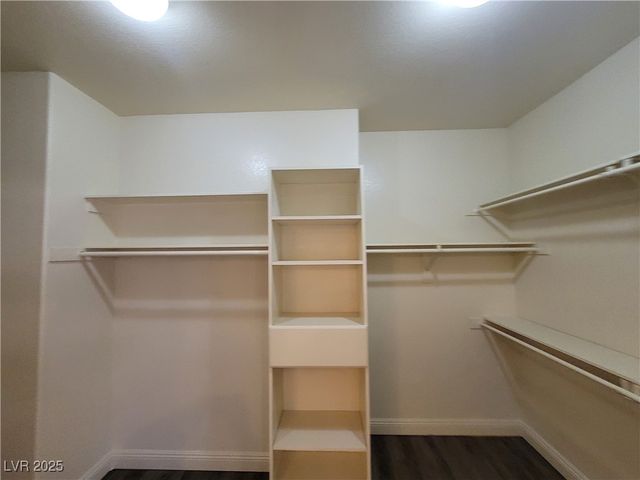 8240 Aurora Peak Avenue, Las Vegas, NV 89131