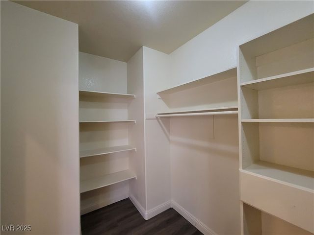 8240 Aurora Peak Avenue, Las Vegas, NV 89131