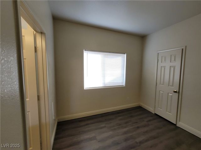 8240 Aurora Peak Avenue, Las Vegas, NV 89131