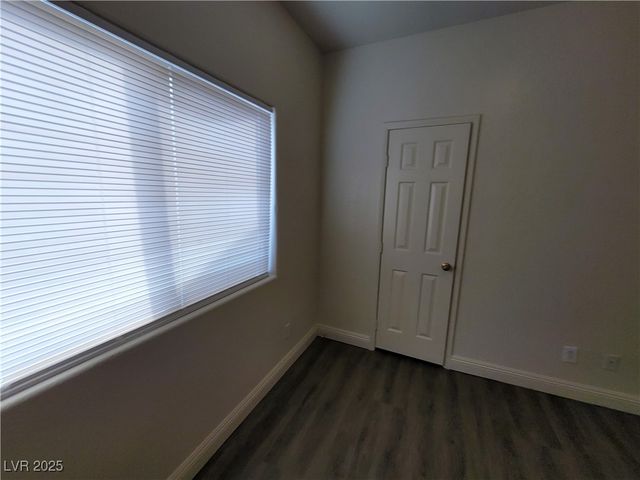 8240 Aurora Peak Avenue, Las Vegas, NV 89131
