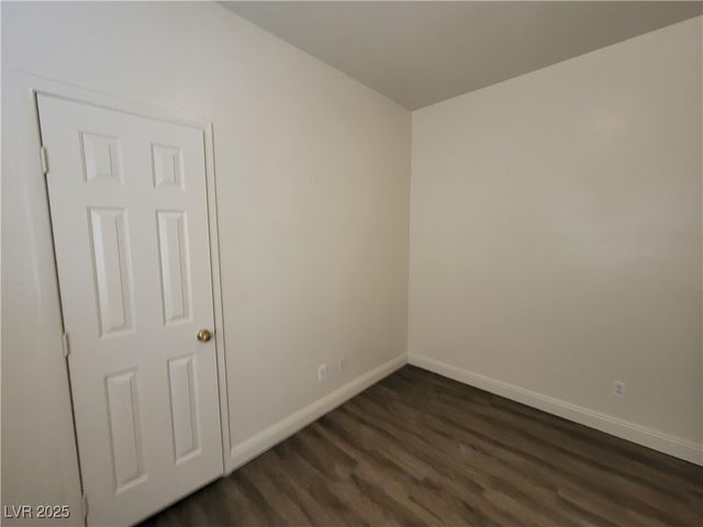 8240 Aurora Peak Avenue, Las Vegas, NV 89131