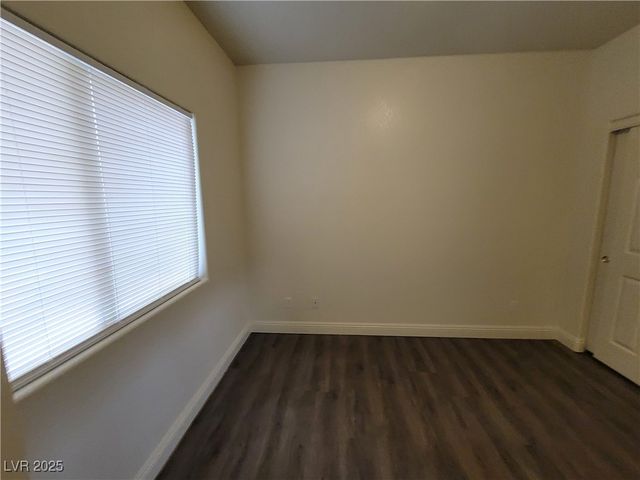 8240 Aurora Peak Avenue, Las Vegas, NV 89131