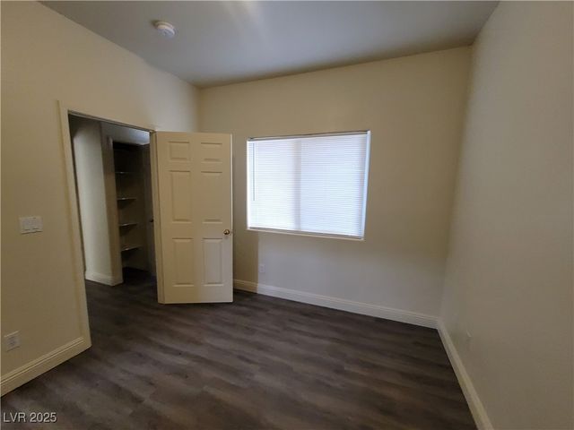 8240 Aurora Peak Avenue, Las Vegas, NV 89131