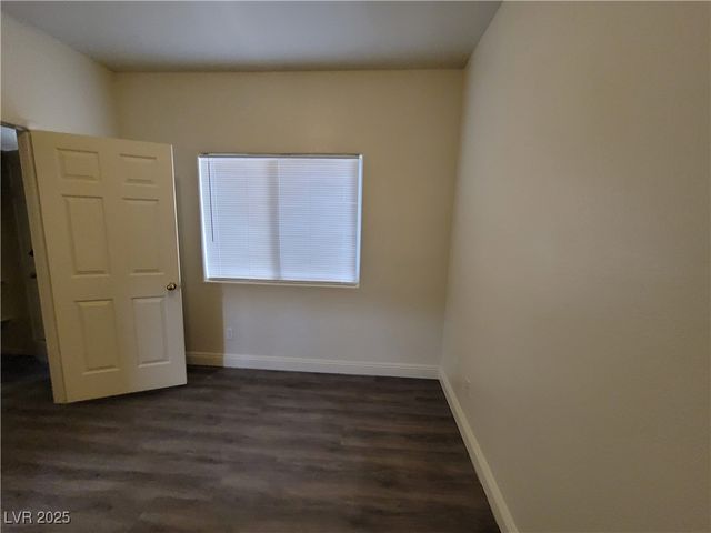 8240 Aurora Peak Avenue, Las Vegas, NV 89131