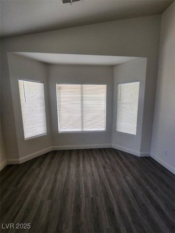 8240 Aurora Peak Avenue, Las Vegas, NV 89131