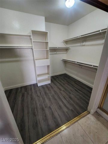 8240 Aurora Peak Avenue, Las Vegas, NV 89131