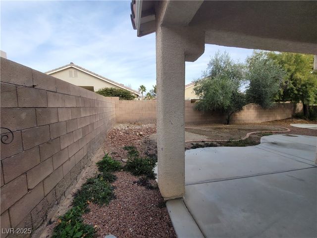 8240 Aurora Peak Avenue, Las Vegas, NV 89131