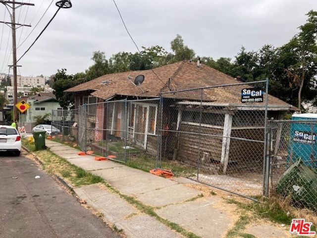 145 N Toluca Street, Los Angeles, CA 90026