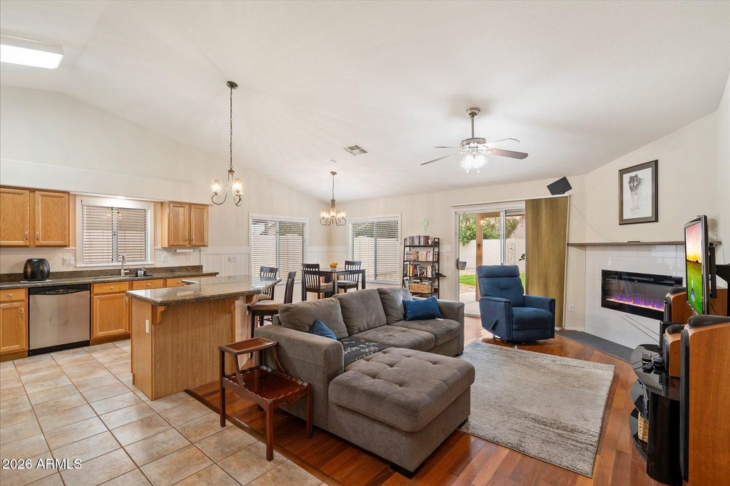 243 W BAYLOR Lane, Gilbert, AZ 85233 — photo 3