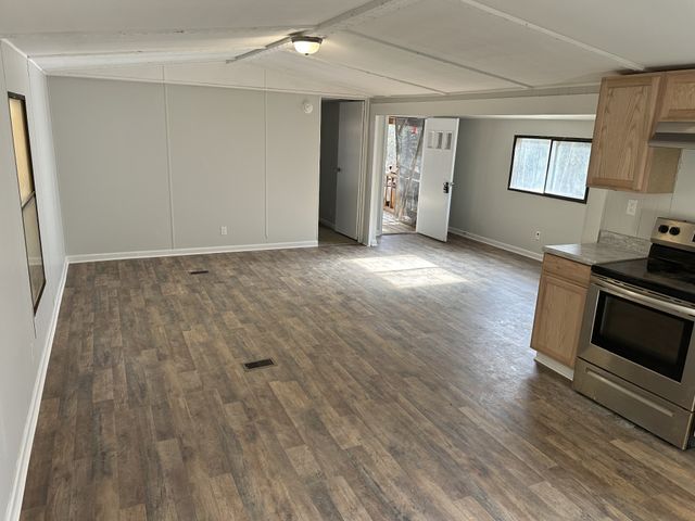 16 Patterson Ln, Pleasant Shade, TN 37145