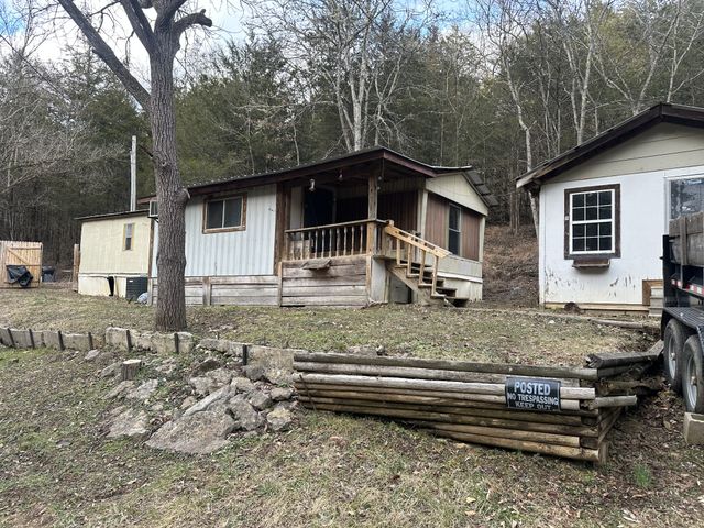 16 Patterson Ln, Pleasant Shade, TN 37145