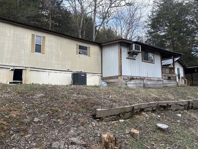 16 Patterson Ln, Pleasant Shade, TN 37145