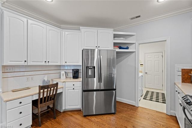 233 Brooks Landing Drive, Winston-salem, NC 27106