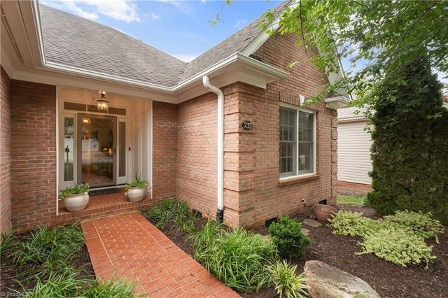 233 Brooks Landing Drive, Winston-salem, NC 27106