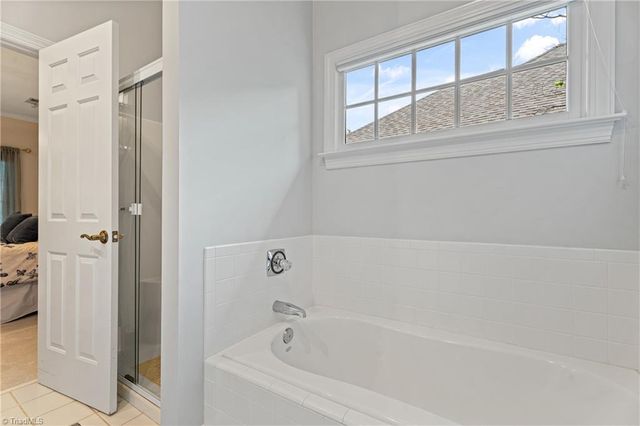 233 Brooks Landing Drive, Winston-salem, NC 27106