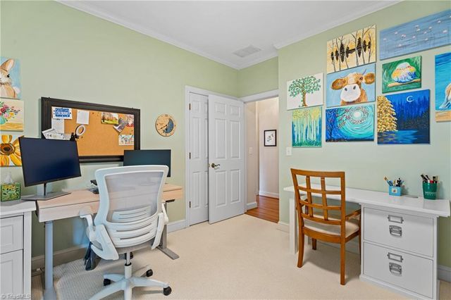 233 Brooks Landing Drive, Winston-salem, NC 27106