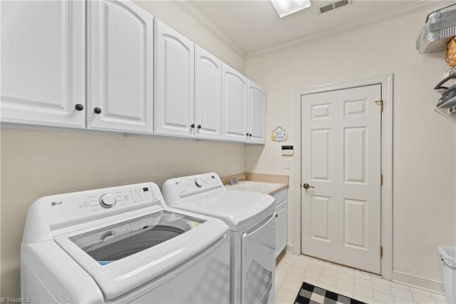 233 Brooks Landing Drive, Winston-salem, NC 27106