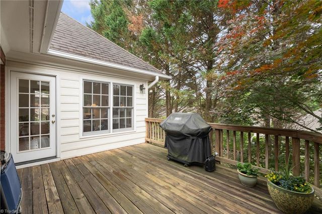 233 Brooks Landing Drive, Winston-salem, NC 27106