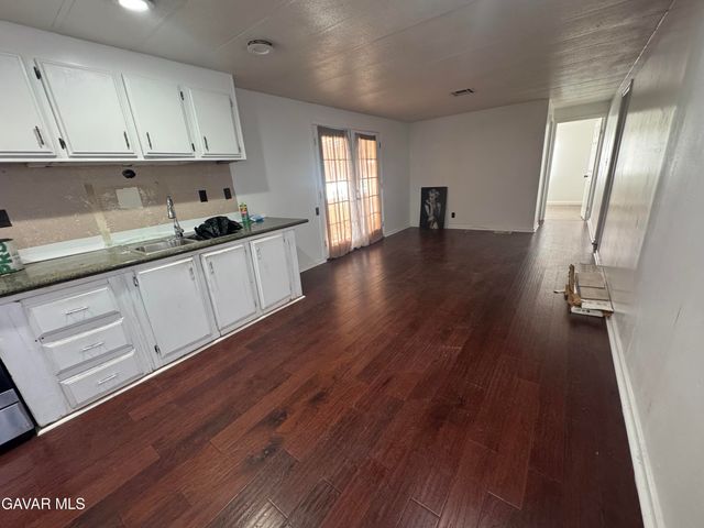 45800 Challanger Way 136, Lancaster, CA 93535