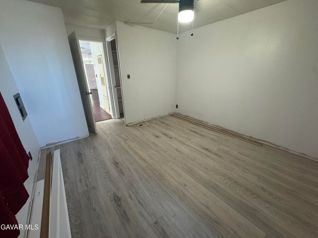 45800 Challanger Way 136, Lancaster, CA 93535