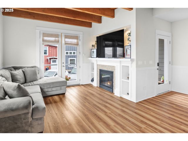 230 MARITIME Ln, Astoria, OR 97103