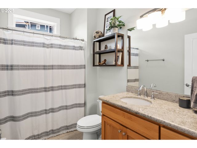 230 MARITIME Ln, Astoria, OR 97103