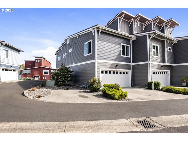 230 MARITIME Ln, Astoria, OR 97103