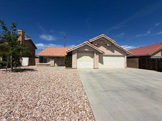 1725 Windsor Place, Palmdale, CA 93551