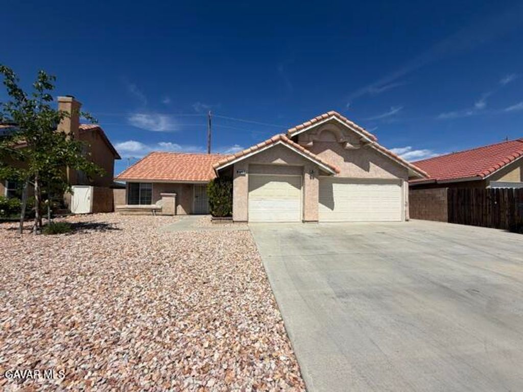 1725 Windsor Place, Palmdale, CA 93551